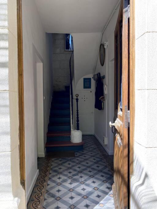 Villa Maison De Caractere Avec Jardin Arbore En *