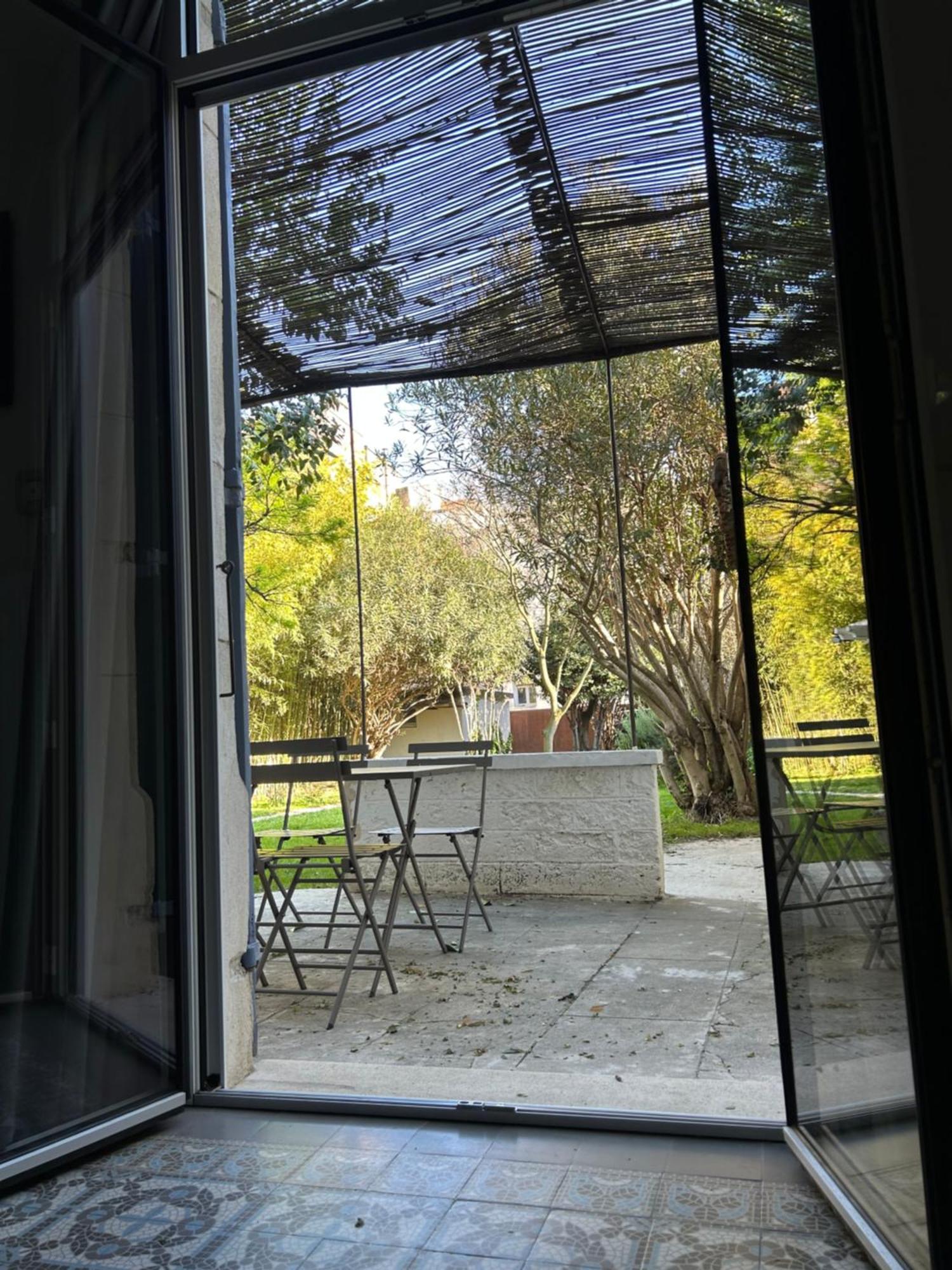 Maison De Caractere Avec Jardin Arbore En Villa *